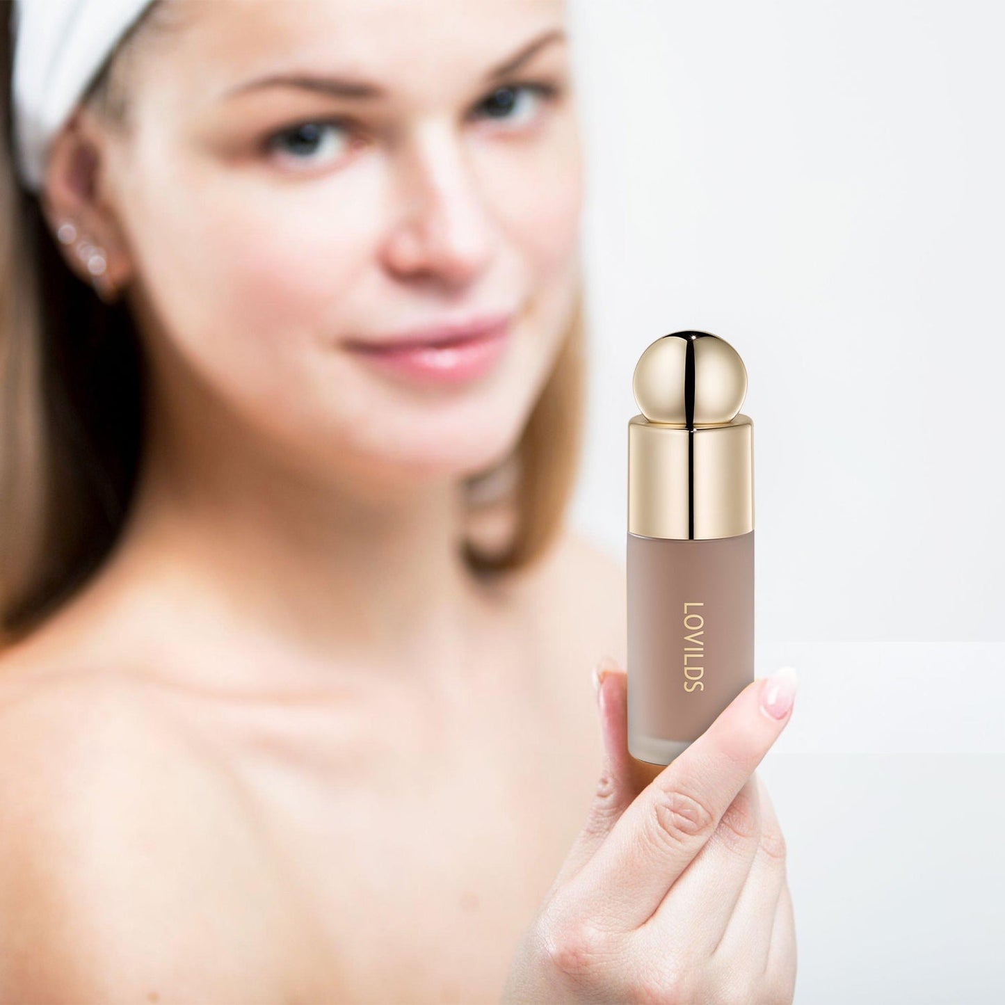 LOVILDS™Highlighting Liquid: Body, Face & Eyes for a Radiant Glow